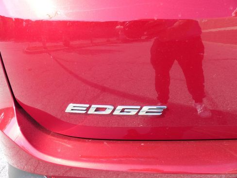 Used 2018 Ford Edge Titanium w/ Equipment Group 301A AWD/4WD image 10
