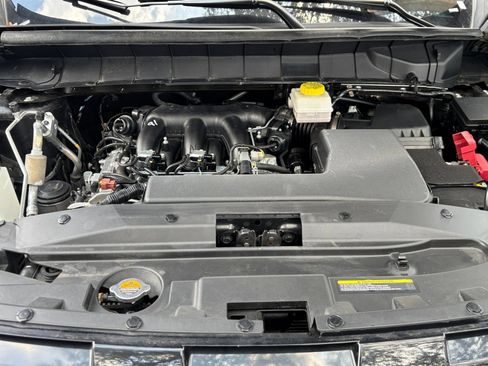 Used 2025 Nissan Pathfinder SV FWD image 33