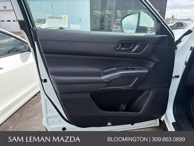Used 2025 Nissan Pathfinder Rock Creek AWD/4WD image 19