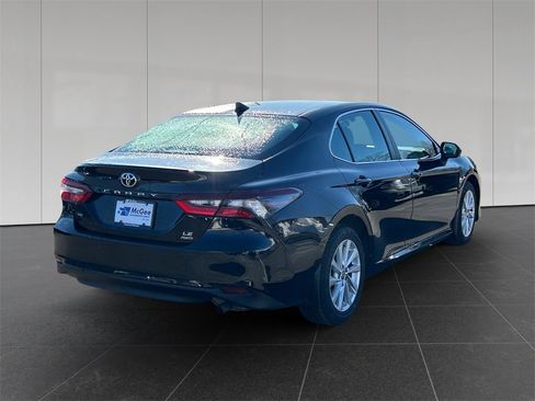 Used 2023 Toyota Camry LE image 5