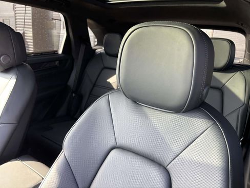New 2026 Porsche Cayenne GTS image 21