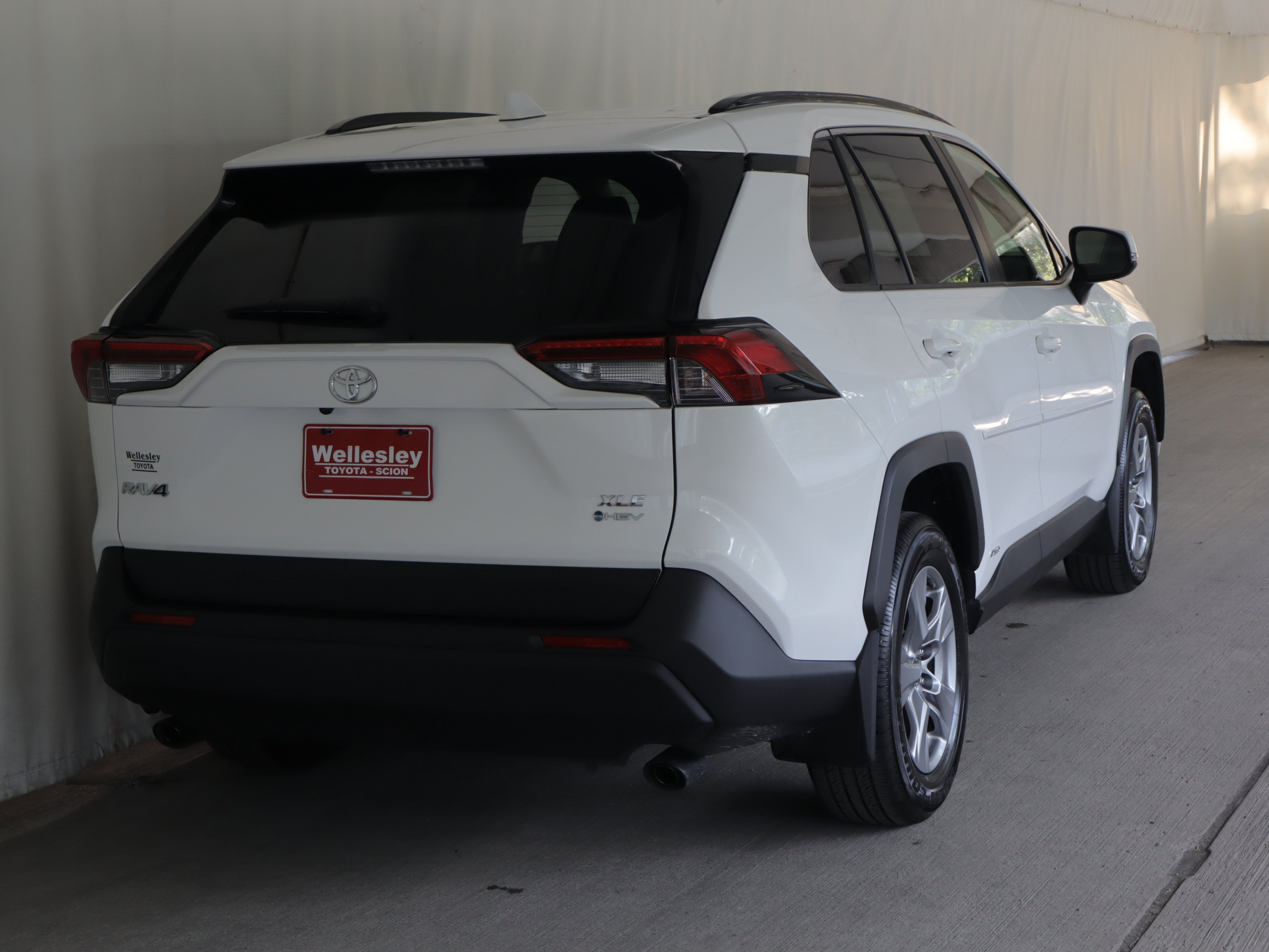 Used 2025 Toyota RAV4 XLE w/ Convenience Package AWD/4WD image 7