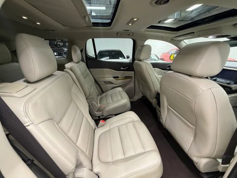 Used 2017 GMC Acadia Denali w/ Technology Package FWD image 20