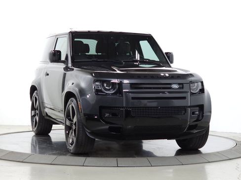 Used 2025 Land Rover Defender 90 V8 AWD/4WD image 10