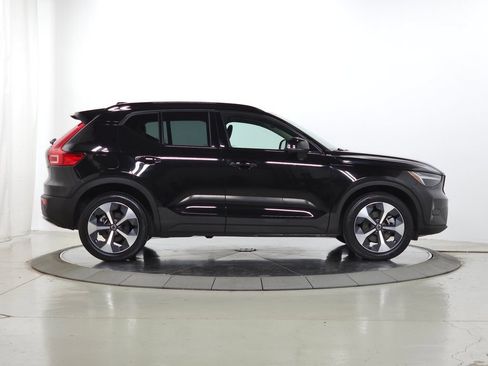 Certified 2024 Volvo XC40 B5 Core AWD/4WD image 12