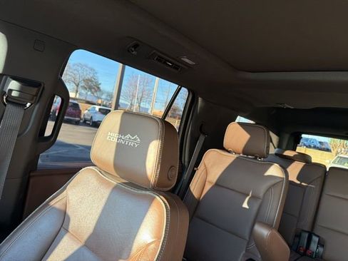 Used 2021 Chevrolet Tahoe High Country w/ Premium Package image 19