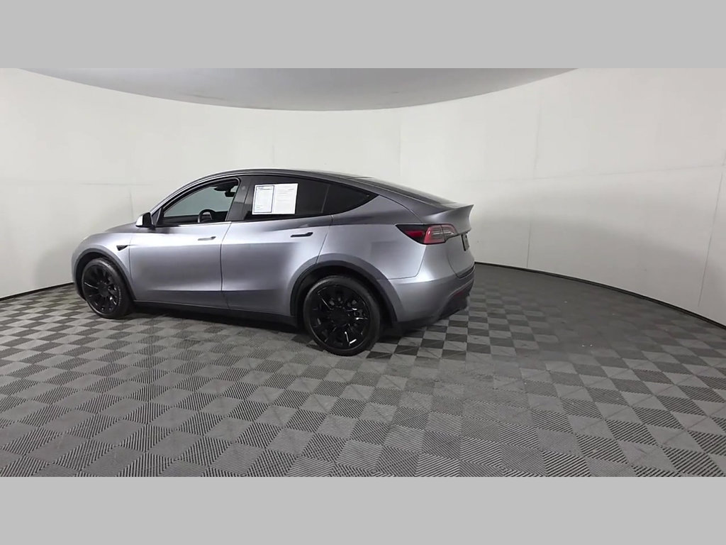Used 2025 Tesla Model Y Long Range AWD/4WD image 44