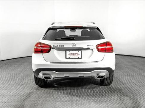Used 2018 Mercedes-Benz GLA 250 4MATIC image 7