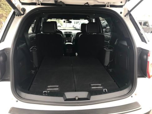 Used 2019 Ford Explorer XLT w/ Equipment Group 202A image 43