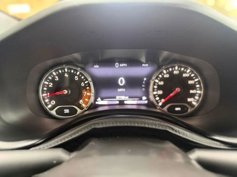 Used 2018 Jeep Renegade Latitude w/ UConnect 8.4 Nav Group image 15