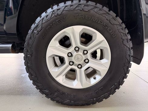 Used 2019 Toyota 4Runner SR5 Premium AWD/4WD image 30