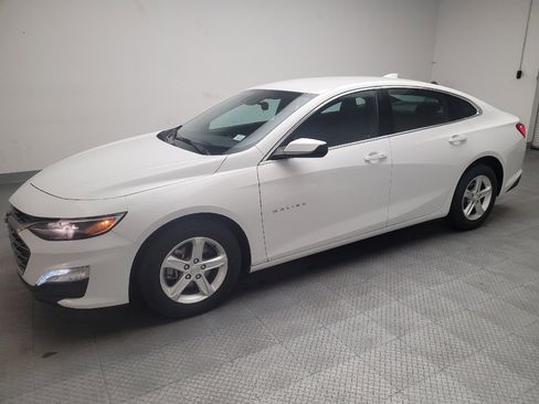 Used 2024 Chevrolet Malibu LT image 2