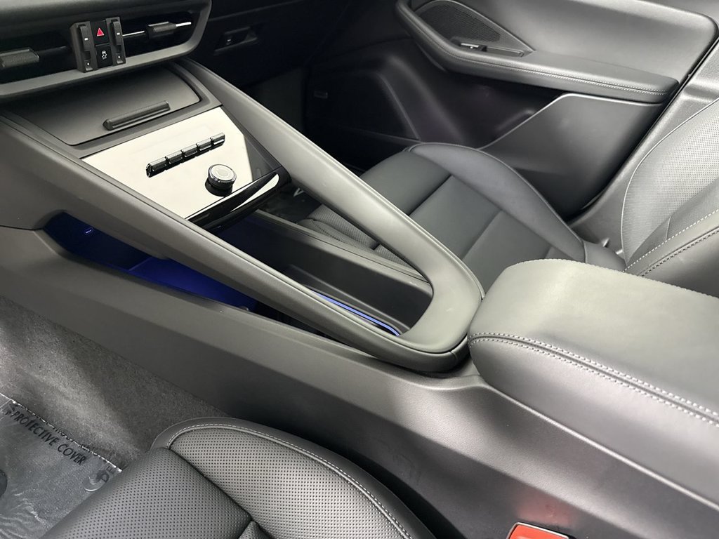 Certified 2025 Porsche Macan 4 Electric AWD/4WD image 31