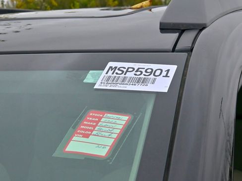 Certified 2022 Subaru Ascent Limited w/ Technology Package image 37