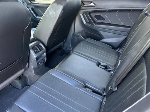 Used 2022 Volkswagen Tiguan SE image 12