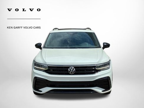 Used 2023 Volkswagen Tiguan SE R-Line AWD/4WD image 10