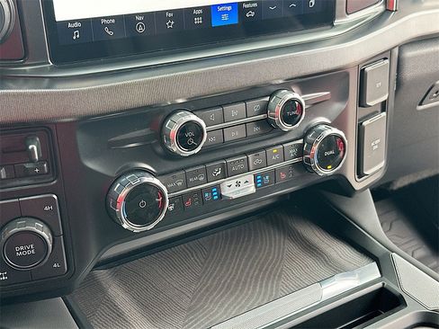 Used 2023 Ford F250 Platinum image 14