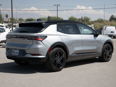 New 2026 Chevrolet Equinox EV RS image 4