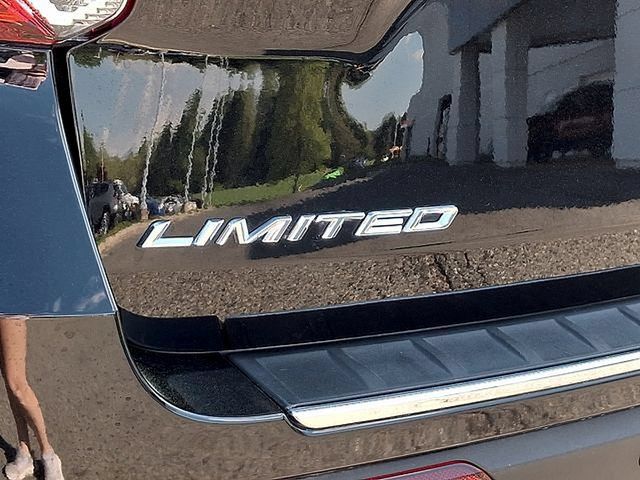 Used 2023 Ford Explorer Limited AWD/4WD image 33