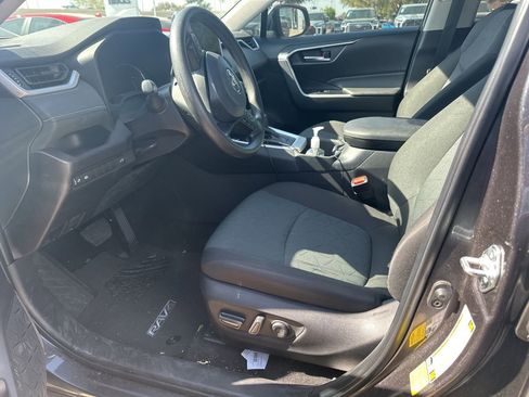 Used 2025 Toyota RAV4 XLE w/ Convenience Package image 3