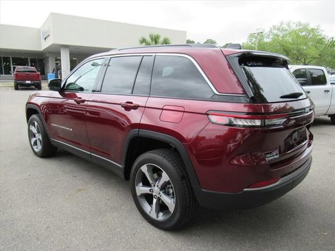 New 2026 Jeep Grand Cherokee Limited AWD/4WD image 4