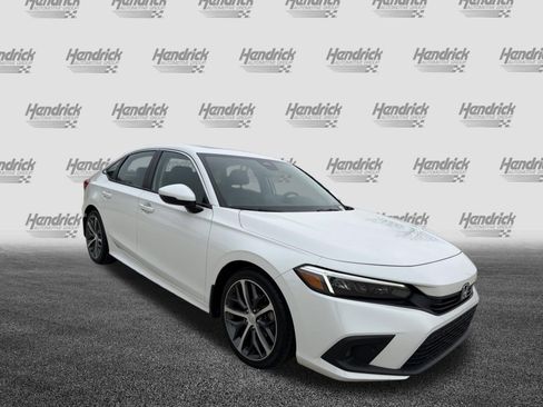Used 2024 Honda Civic Touring image 2