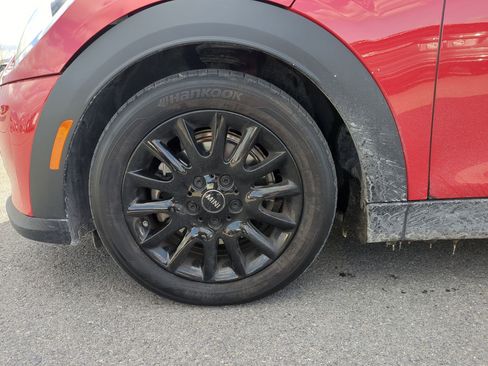 Used 2024 MINI Cooper 4-Door Hardtop image 13