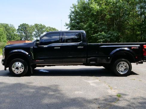Used 2024 Ford F450 Platinum w/ FX4 Off-Road Package AWD/4WD image 58