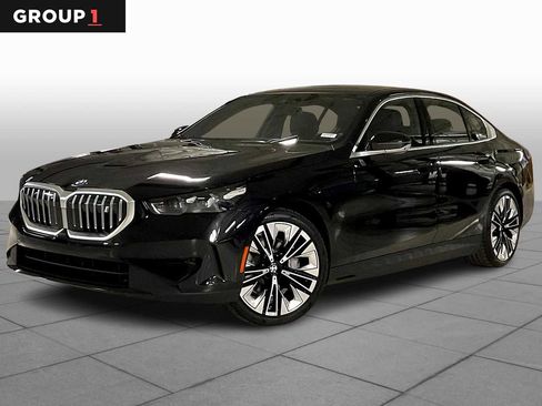 Used 2026 BMW i5 eDrive40 w/ Premium Package image 1