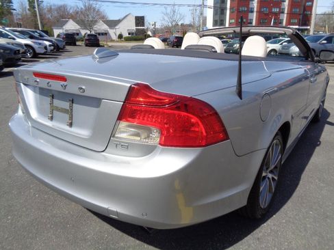 Used 2011 Volvo C70 T5 w/ Convenience Pkg image 16