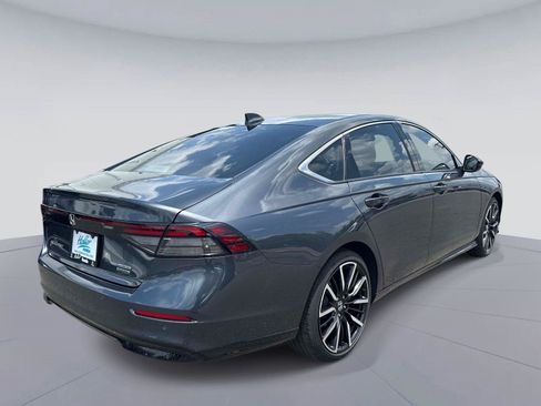 Used 2023 Honda Accord Touring image 4