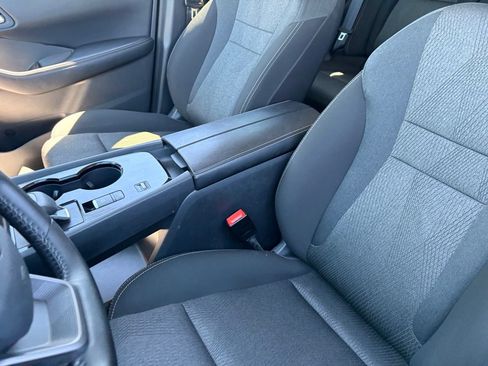 Certified 2023 Nissan Rogue SV FWD image 18