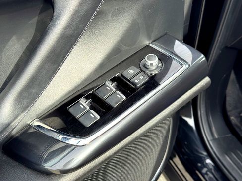 Used 2018 MAZDA CX-9 Touring w/ Touring Premium Package image 16