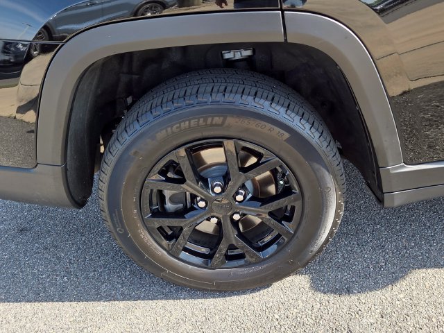 Used 2025 Jeep Grand Cherokee L Altitude AWD/4WD image 15