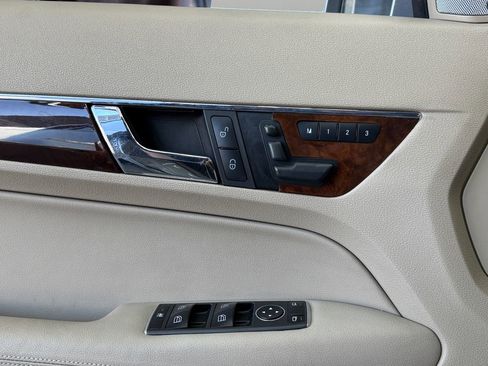 Used 2012 Mercedes-Benz E 550 Coupe image 23