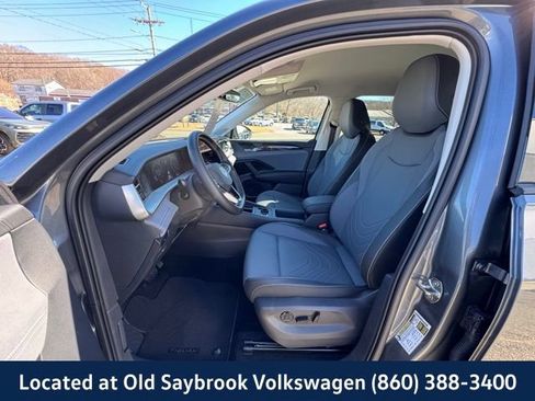 Certified 2025 Volkswagen Tiguan SE AWD/4WD image 29