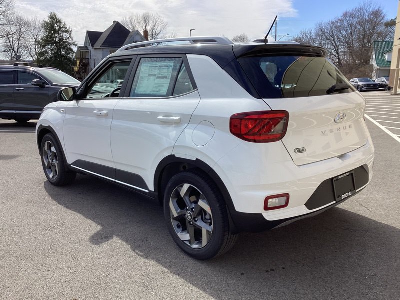 New 2026 Hyundai Venue SEL FWD image 6