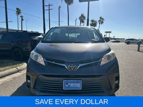 Used 2019 Toyota Sienna XLE w/ XLE Navigation Package FWD image 2