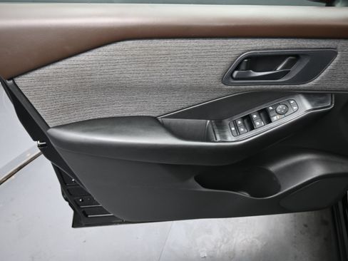 Used 2023 Nissan Rogue S FWD image 10