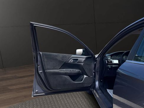 Used 2013 Honda Accord LX image 17