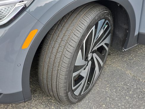 Certified 2025 Volkswagen ID.4 Pro S Plus AWD/4WD image 35