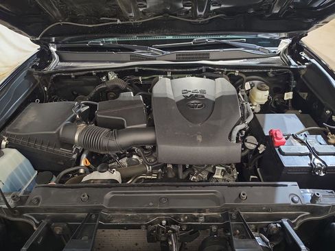 Used 2022 Toyota Tacoma SR w/ SX Package AWD/4WD image 17