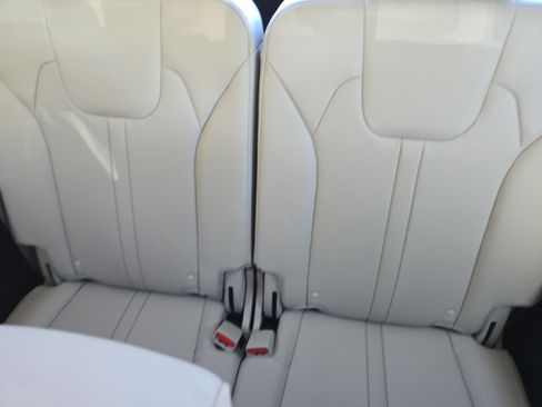 Certified 2022 Kia Sorento S FWD image 17