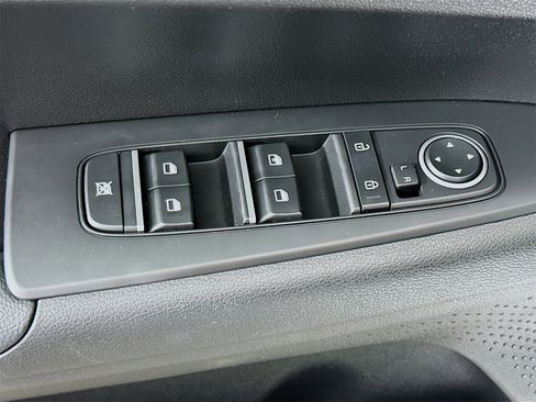 Used 2024 Kia Forte LXS image 17