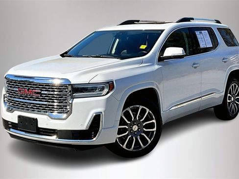 Used 2022 GMC Acadia Denali w/ Denali Technology Package image 3