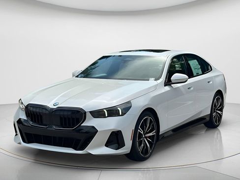 New 2027 BMW 530i w/ M Sport Package RWD image 1