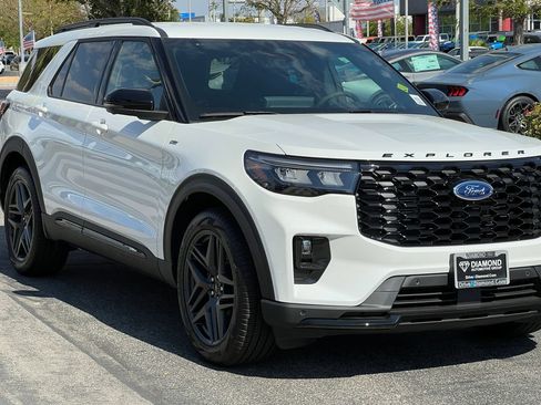 New 2026 Ford Explorer ST-Line w/ ST-Line Street Pack RWD image 11