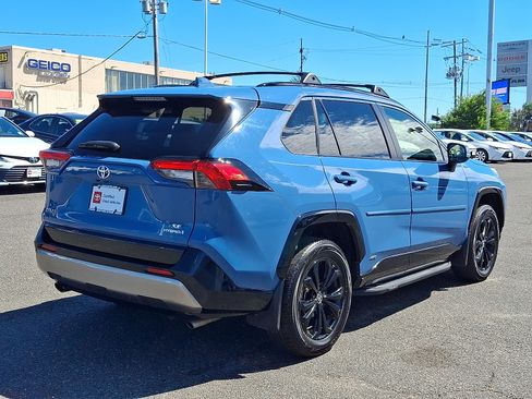 Used 2023 Toyota RAV4 SE w/ SE Grade Weather Package AWD/4WD image 7
