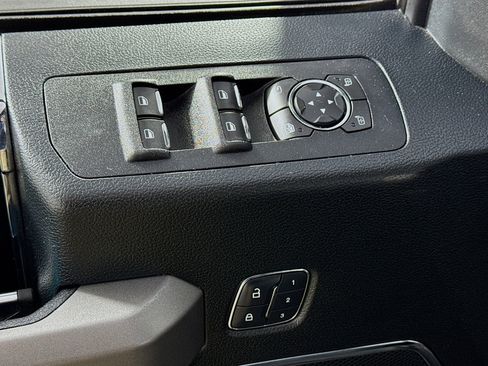 Used 2018 Ford F150 Platinum w/ Equipment Group 701A Luxury image 22