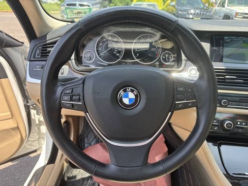 Used 2011 BMW 550i xDrive Sedan AWD/4WD image 8